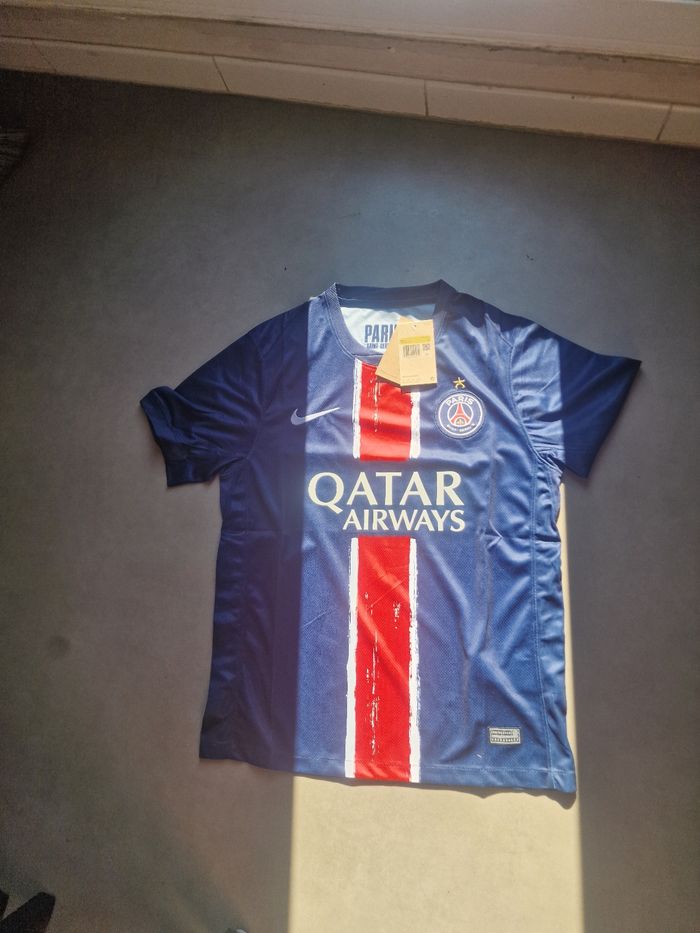 T shirt paris 2025.