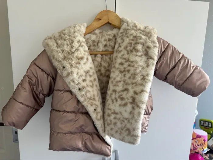 Manteau réversible rose champagne & léopard – imperméable, douillet & stylé