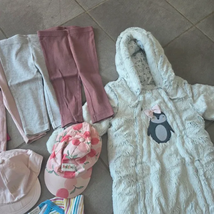 Lot vêtements 9 et 12 mois - photo numéro 3