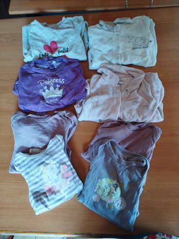 Lot pyjamas et bodies