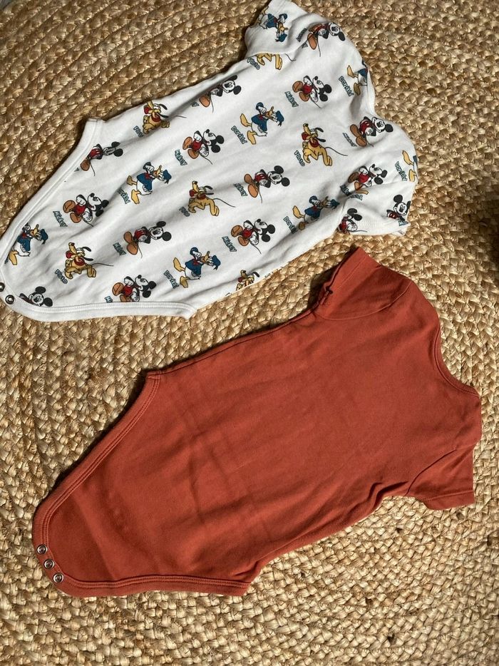 Lot 3 bodies mc mickey 6/9 mois c&a disney - photo numéro 4