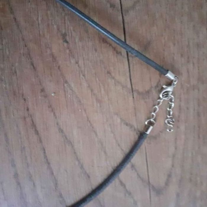 Collier avec pendentif rond ajouré - photo numéro 3