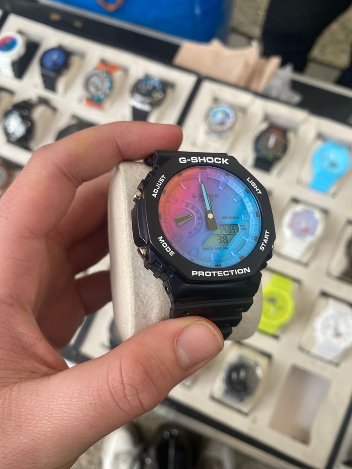 Montre G Shock noire multicolore