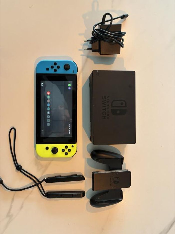 Nintendo Switch - photo numéro 2