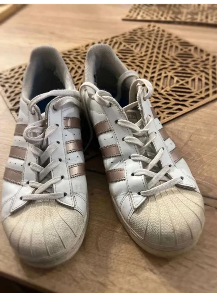 Basket  adidas  superstar  -  taille 40 - photo numéro 2