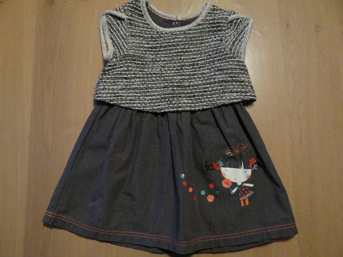 Robe pour bébé fille marque Orchestra, taille 18 mois. Grise et lainage sur le bustier.