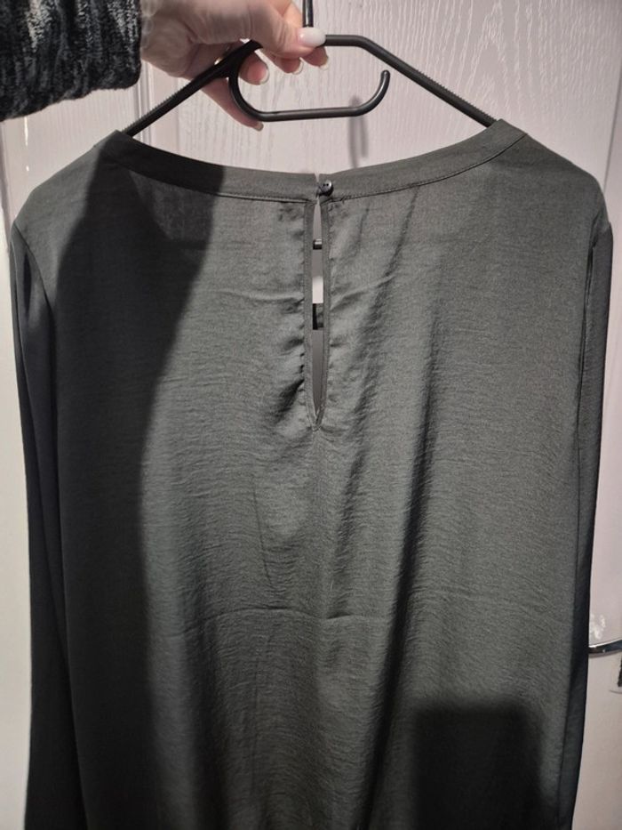 Haut gris/noir - photo numéro 5