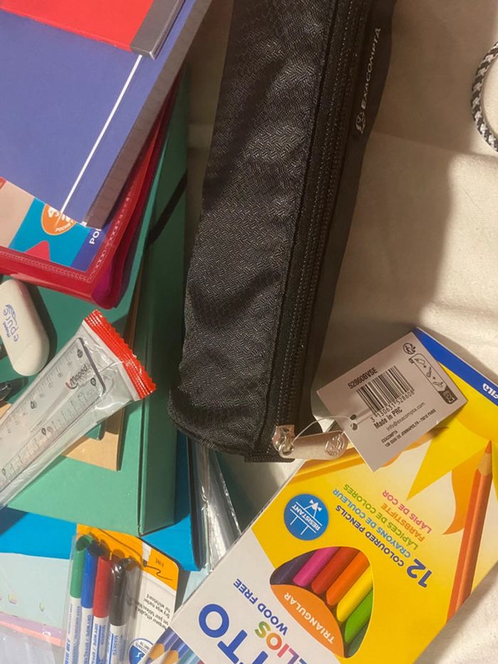 Lot fournitures scolaires - photo numéro 4