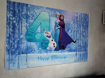 Toile happy birthday reine des neiges 4 ans