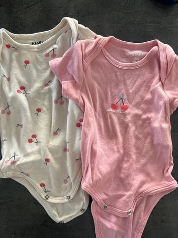 Lot de 2 bodies manches courtes