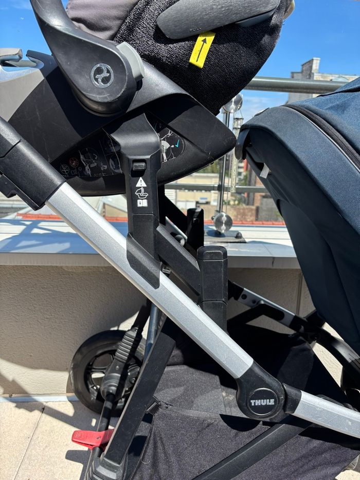 Poussette double SLEEK  marque THULE - photo numéro 4