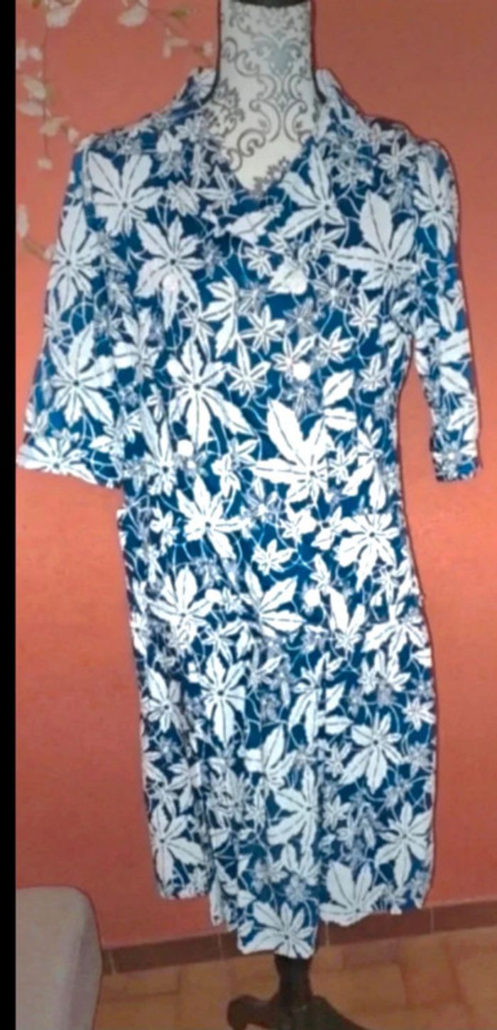 Robe à bleu à feuilles blanches. 
Vintage T38 - photo numéro 4