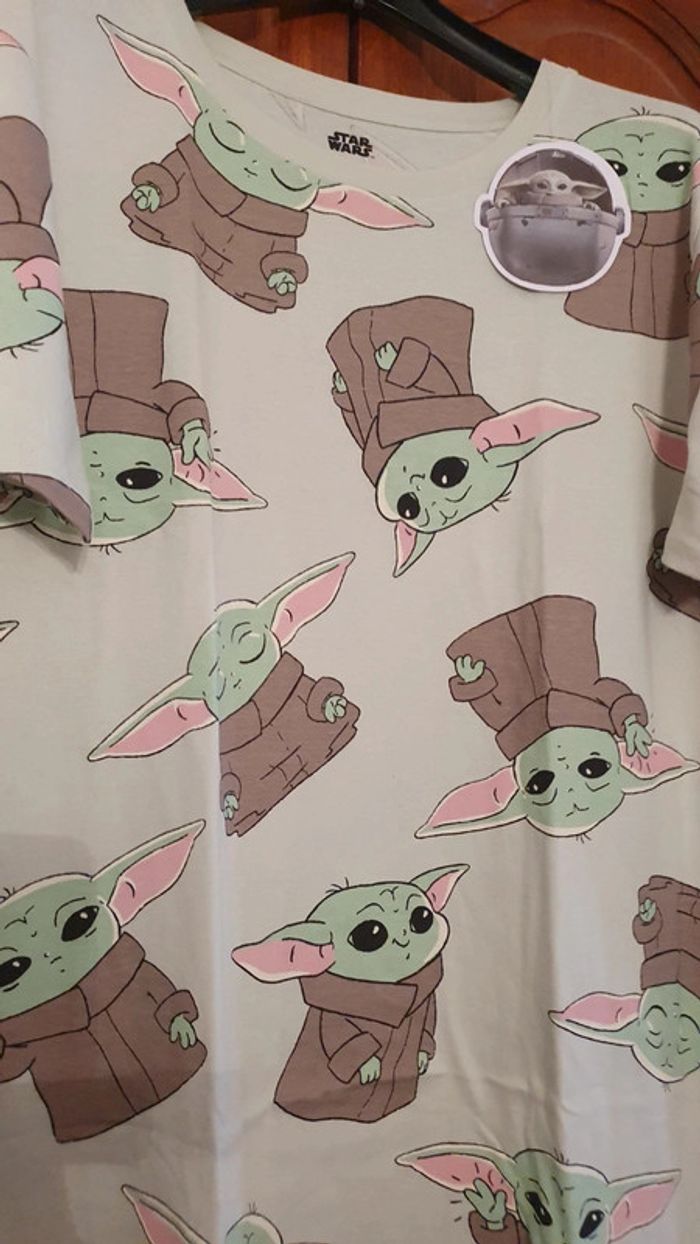 Chemise de nuit Star Wars Baby Yoda taille 40-42 - photo numéro 3