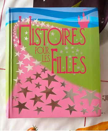 Livre histoires pour les filles.
