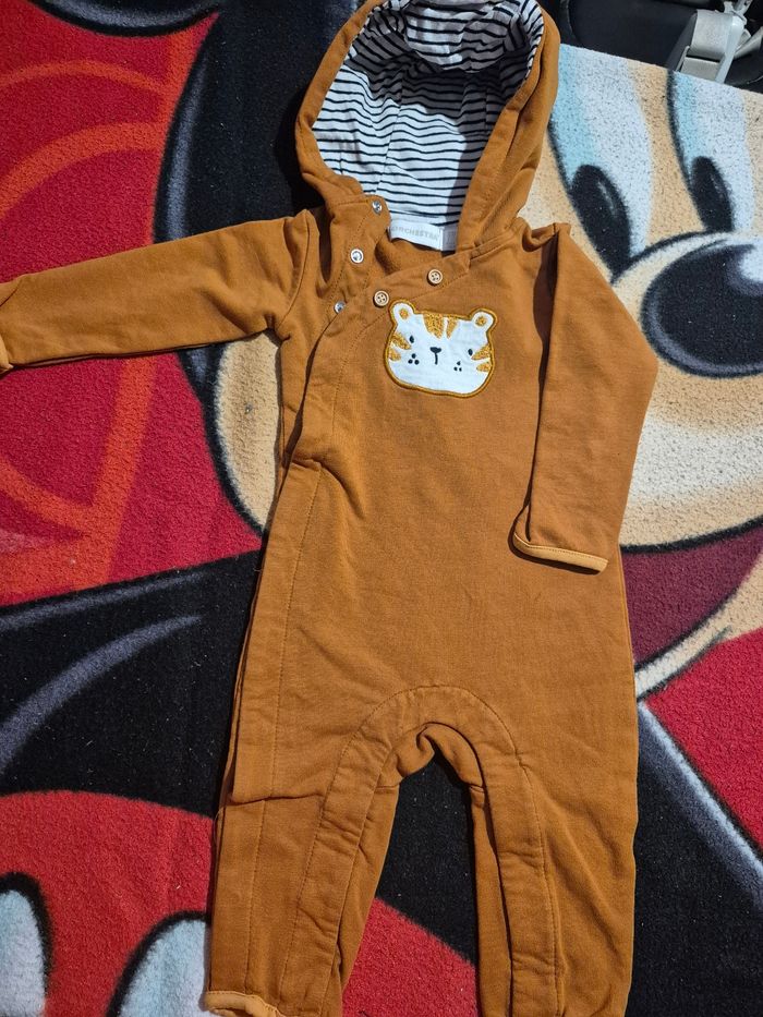 Lot vêtements 6 mois - photo numéro 7