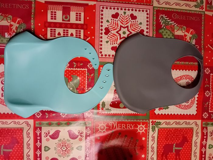 Lot de 2 bavoirs en silicone - photo numéro 3