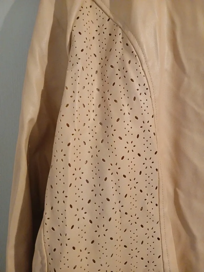 Blouson imitation cuir crème - photo numéro 2