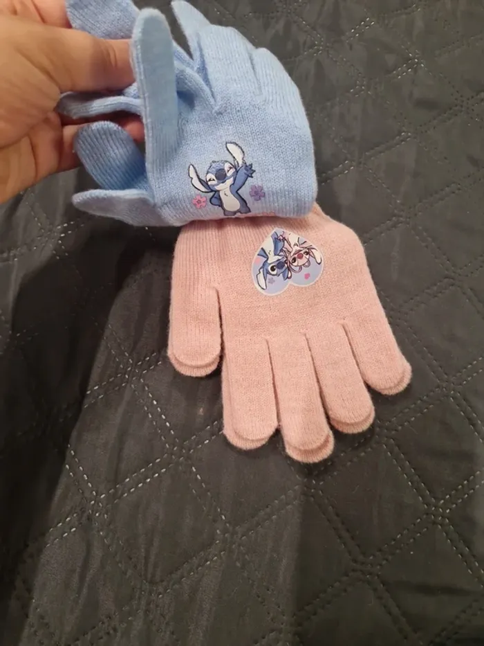 Lot 2 paires de gants Stitch et Angel 10 ans + - photo numéro 2