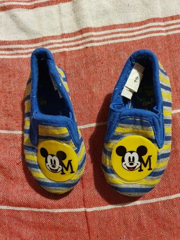 Pantoufle mickey 19