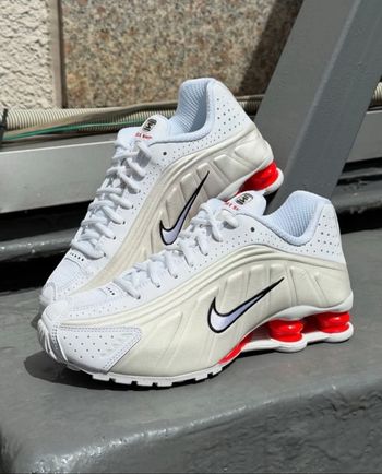 Nike Shox R4 Blanc et Rouge