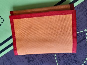 Porte feuille avec petit porte monnaies intégré 