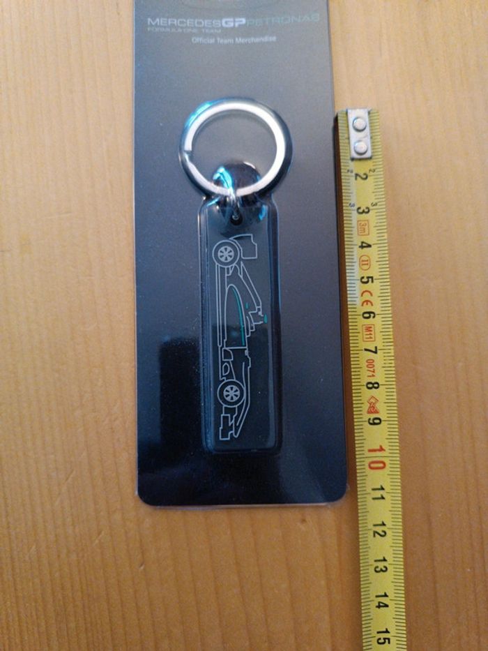 Porte clés Mercedes GP Petronas - photo numéro 2