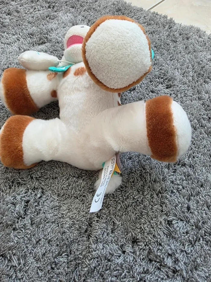 Peluche musicale Sophie la Girafe 20 cm - photo numéro 4