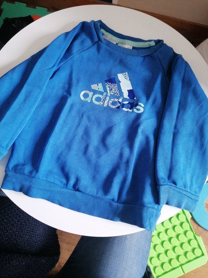 Pull Adidas  18/24  mois