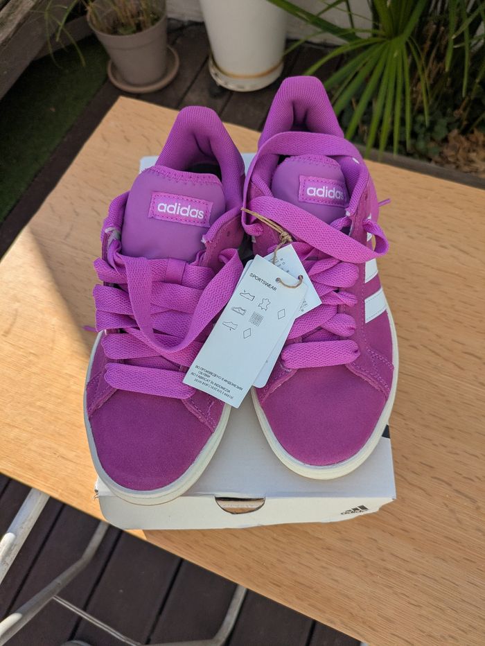 Jolie basket Adidas idée cadeau pour Noël - photo numéro 5