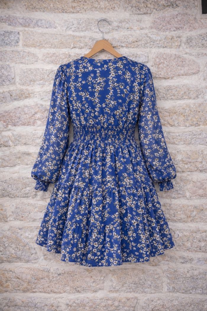 Robe manches longues bleue et blanche Femme taille 54 marque Boohoo 💍 - photo numéro 8