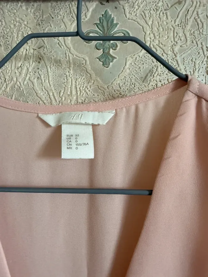 Blouse longue rose pâle H&M, taille 32 - photo numéro 2