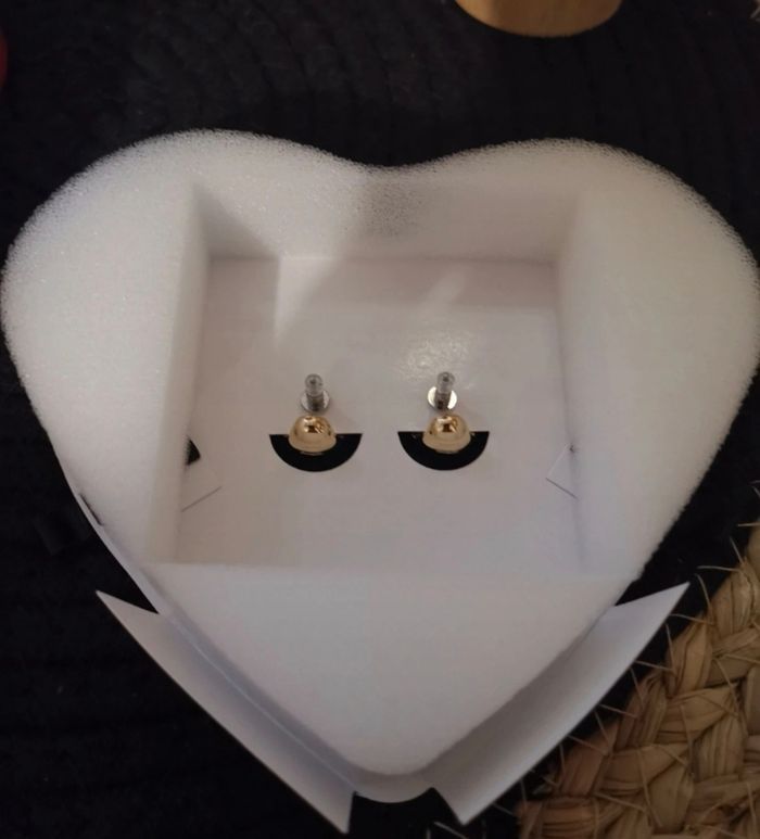 💎jolies boucles d'oreilles Disney x Fossil Édition Spéciale Minnie - photo numéro 4