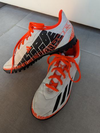 Crampons de foot Adidas pour terrain synthétique