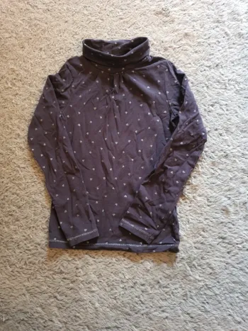 Sous-pull col haut taille 5 ans.