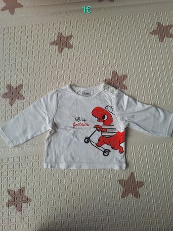 T-shirt manches longues dinosaure taille 1 mois (52-55cm)