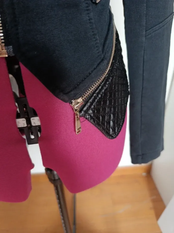 Veste noire avec simili - photo numéro 3