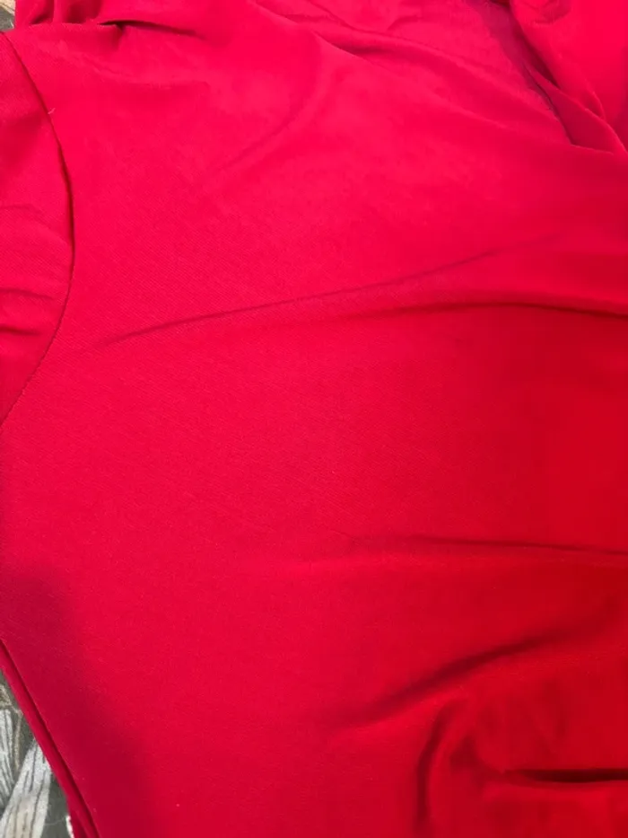 Belle robe portefeuille rouge décolleté drapé 38/40 - photo numéro 7