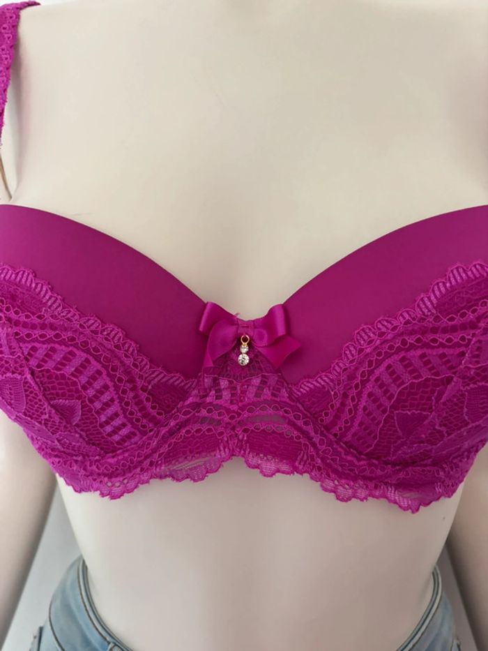 🌺Soutien-gorge push up violet avec dentelle Taille EU 75B/ FR 90B🌺 - photo numéro 2