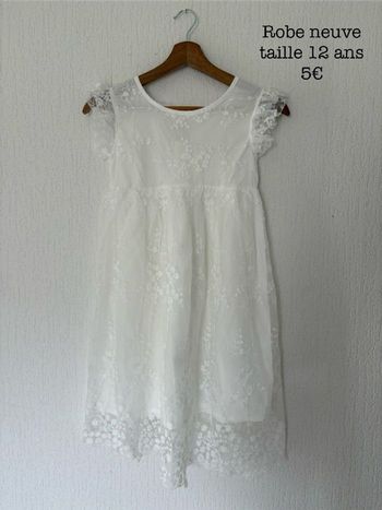 Robe neuve taille 12 ans