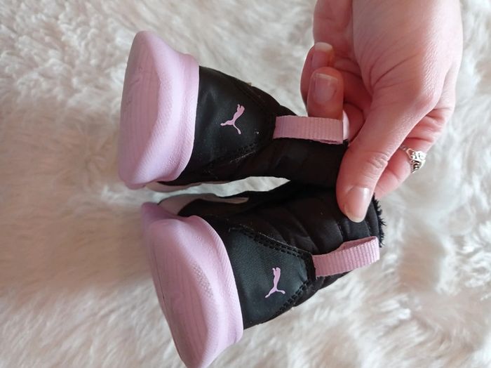 Puma basket boots de neige pointure 24 noir et lila - photo numéro 4