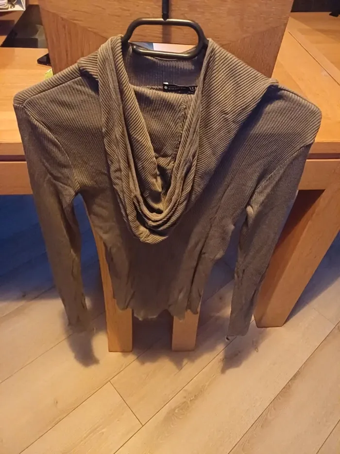 Haut à capuche Zara - photo numéro 4