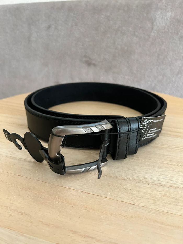 Ceinture en cuir noir taille 105cm