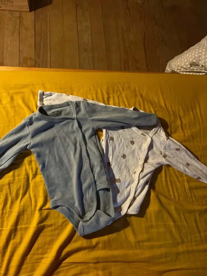 Lot de 2 bodys bodies