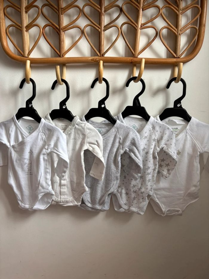 Lot 5 bodies blancs/gris manches longues mixte 3 mois
