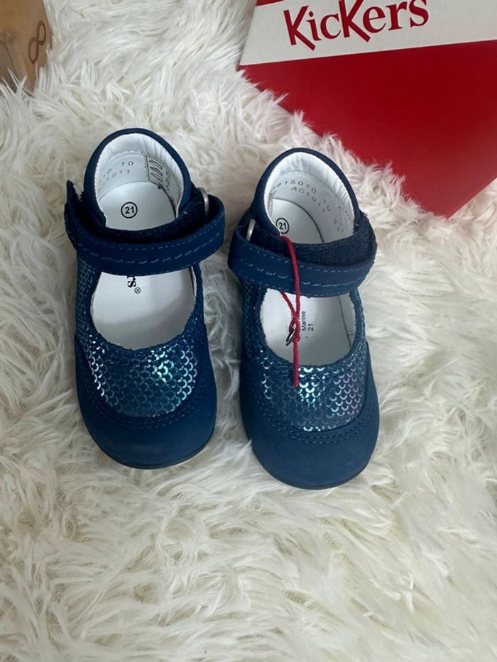 Paire de chaussures Kickers taille 21 - photo numéro 4