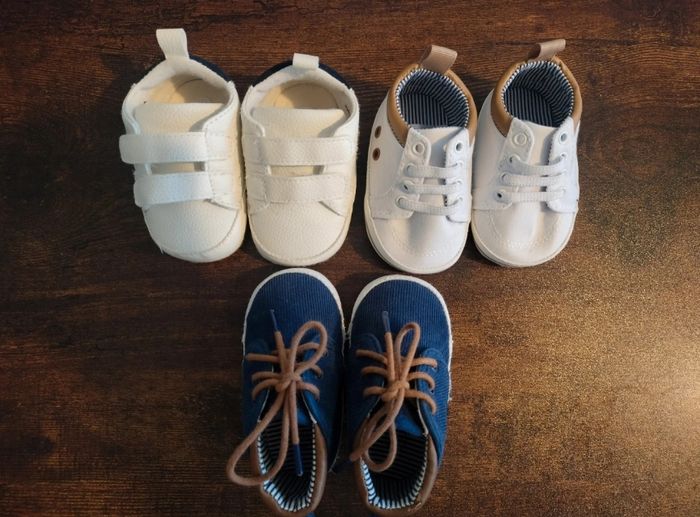 Lot de trois paires de chaussures 0-6 mois 🧸