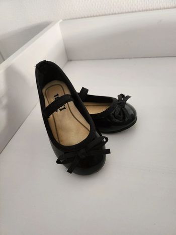 Ballerines bébé noir verni