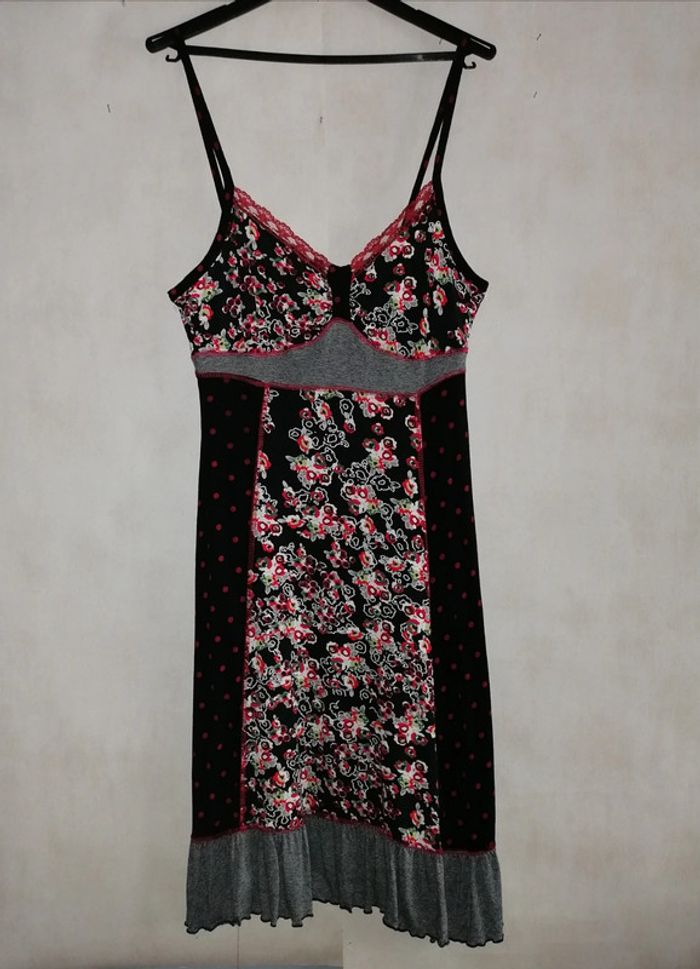 Robe été noir et rouge, fleurie et à pois, 38