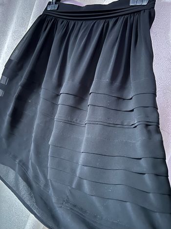 Très jolie jupe voile noir plis piqués 36 H&M