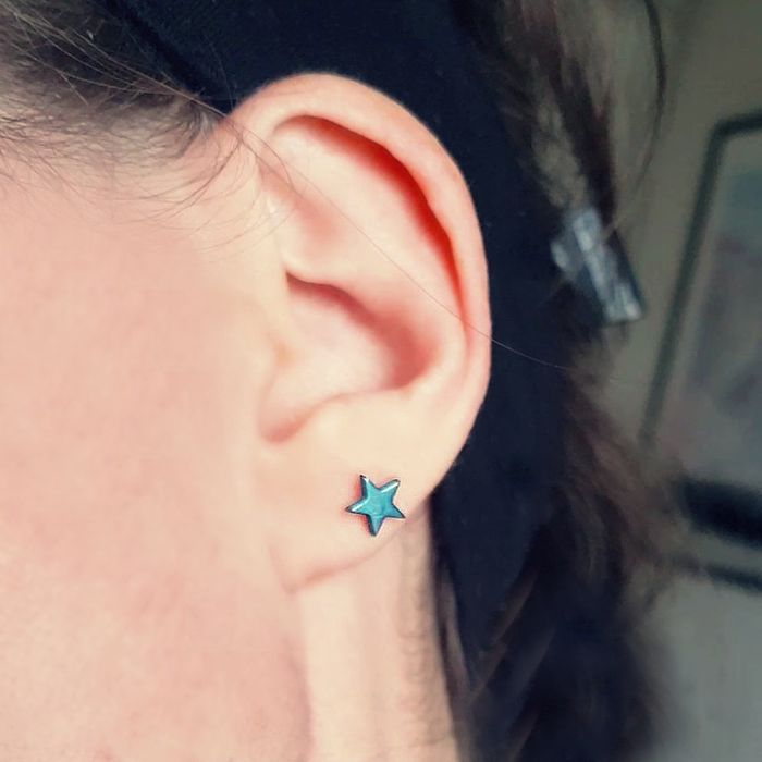 Piercing clou, étoile bleu vernis - photo numéro 2